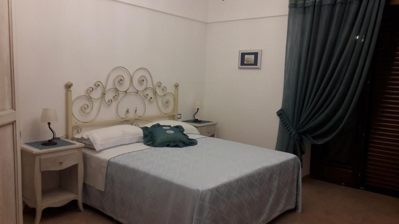 アジェーロラ Il Casale Del Generale Bed & Breakfast エクステリア 写真