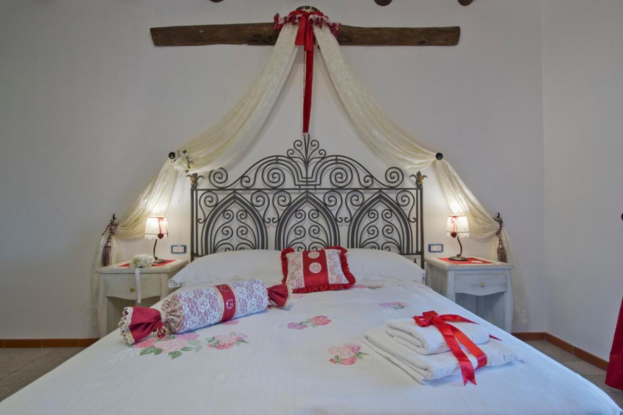 アジェーロラ Il Casale Del Generale Bed & Breakfast エクステリア 写真