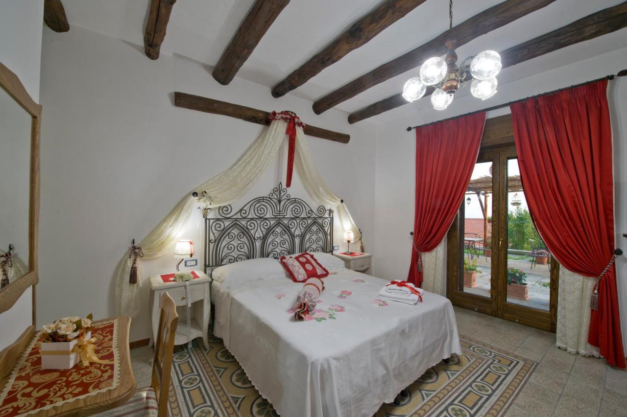 アジェーロラ Il Casale Del Generale Bed & Breakfast エクステリア 写真