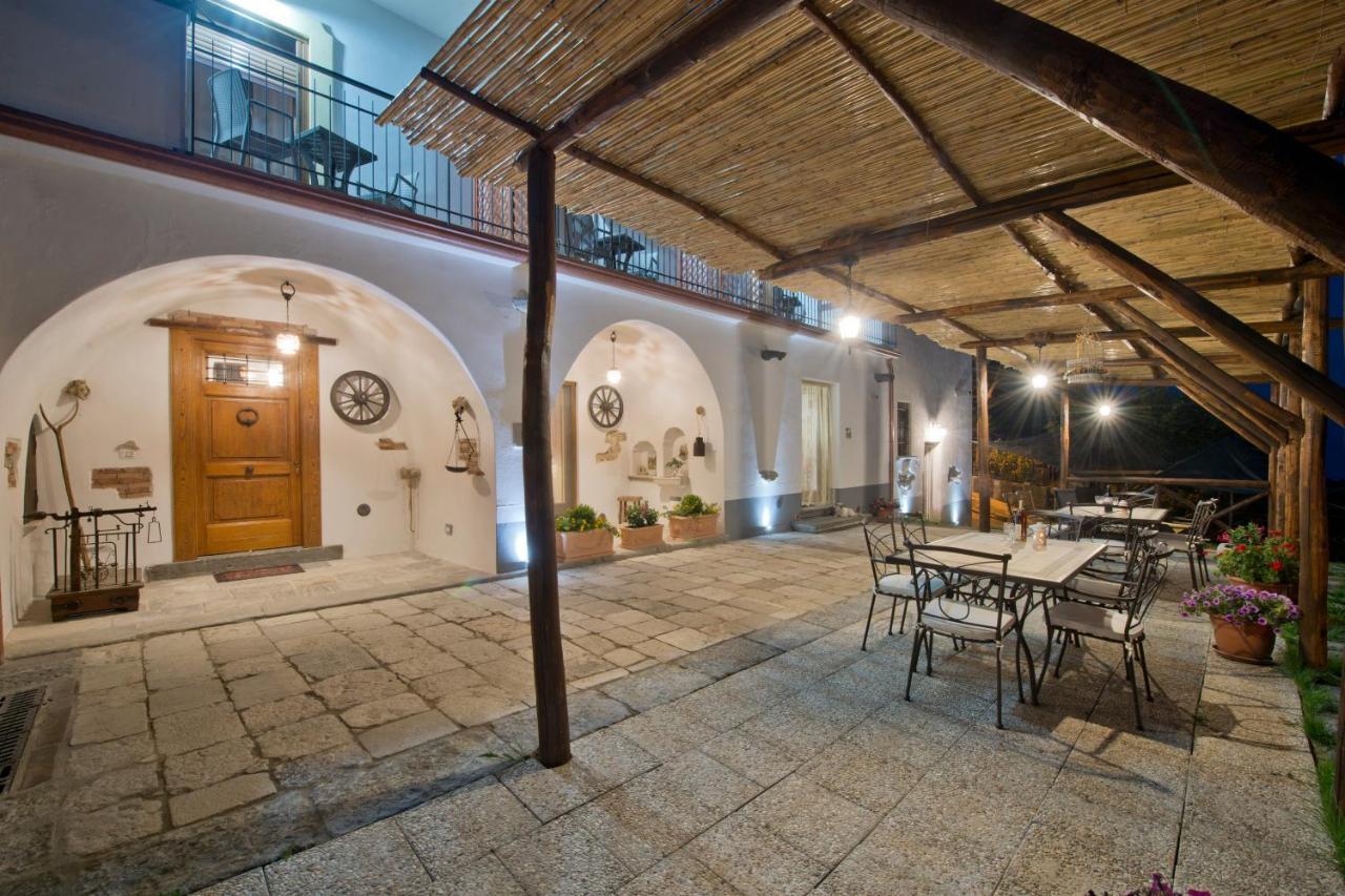 アジェーロラ Il Casale Del Generale Bed & Breakfast エクステリア 写真