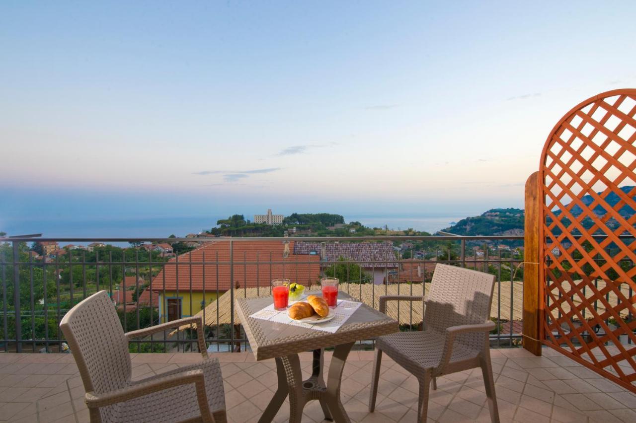 アジェーロラ Il Casale Del Generale Bed & Breakfast エクステリア 写真