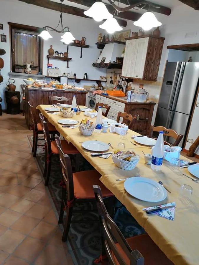 アジェーロラ Il Casale Del Generale Bed & Breakfast エクステリア 写真